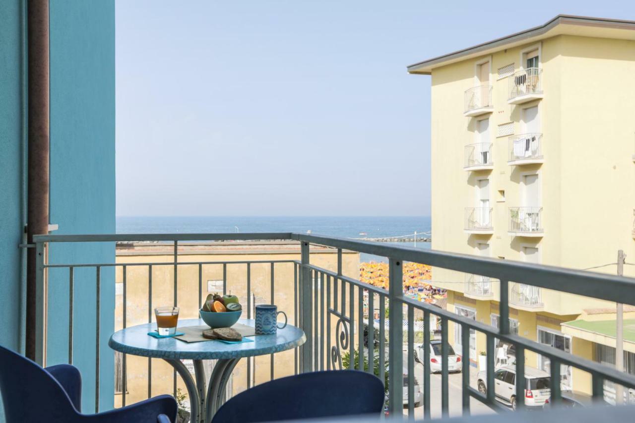 Art Hotel La Perla بيلاريا-إيجيا مارينا المظهر الخارجي الصورة